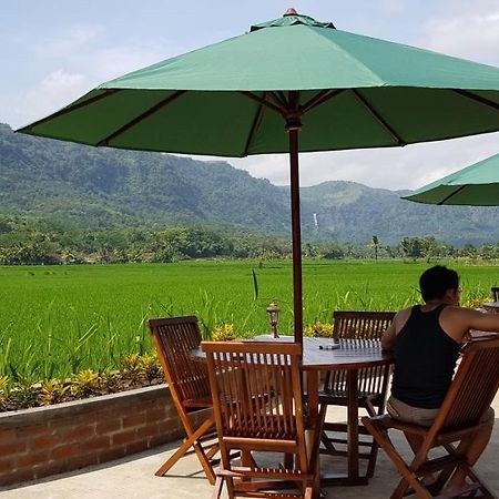 Vila Tenjo Gunung Cilowa Экстерьер фото