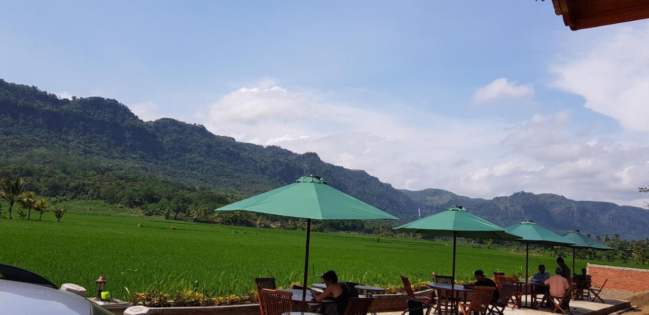 Vila Tenjo Gunung Cilowa Экстерьер фото